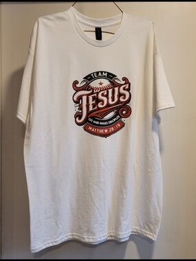 New 'Team Jesus' Graphic Tee XL